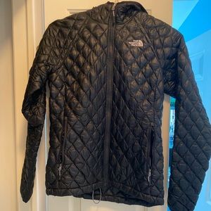 North Face Puffer Jacket, Black, Size S